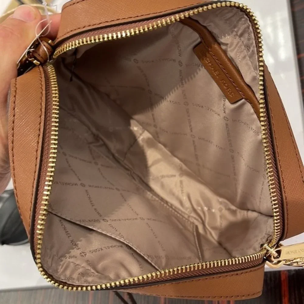 Michael Kors Large Jet Set Item East West Crossbody Brown - Picture 13 of 16